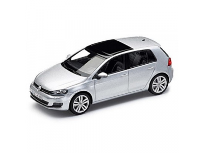 Модель автомобиля Volkswagen Golf 7, Reflex Silver Metallic, Scale 1:43 от VAG Модель автомобиля Volkswagen Golf 7, Reflex Silver Metallic, Scale 1:43